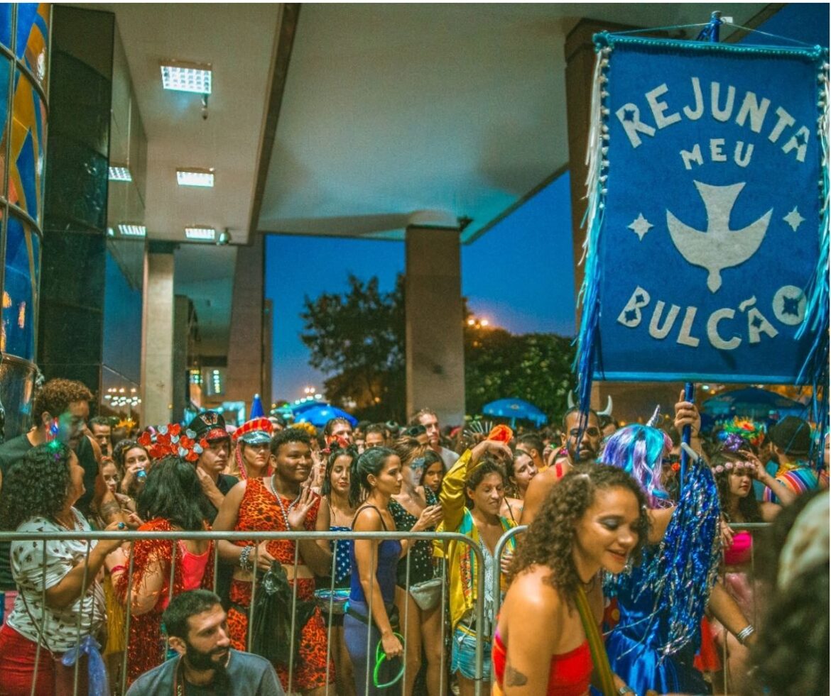 Biblioteca Demonstrativa abre seleção de estandartes para exposição sobre o Carnaval de Brasília,