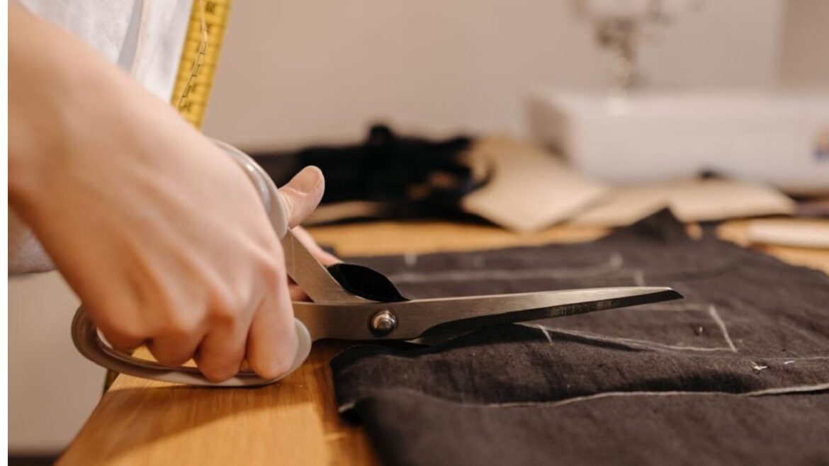Atelier Goldoni oferece formação gratuita em costura para mulheres