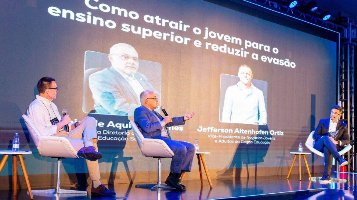 Observatório CIEE Juventude e Trabalho é lançado e traz discussões sobre o ensino superior no Brasil